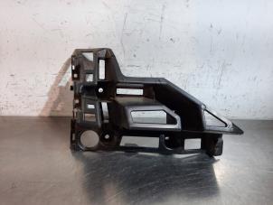 Usados Soporte de parachoques derecha detrás Peugeot 3008 II (M4/MC/MJ/MR) 1.5 BlueHDi 130 Precio € 36,30 IVA incluido ofrecido por Autohandel Didier