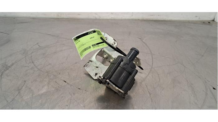 Begagnade Extra vattenpump Volvo XC60 II (UZ) 2.0 B4 16V Mild Hybrid AWD Pris € 54,45 Inklusive moms erbjuds av Autohandel Didier
