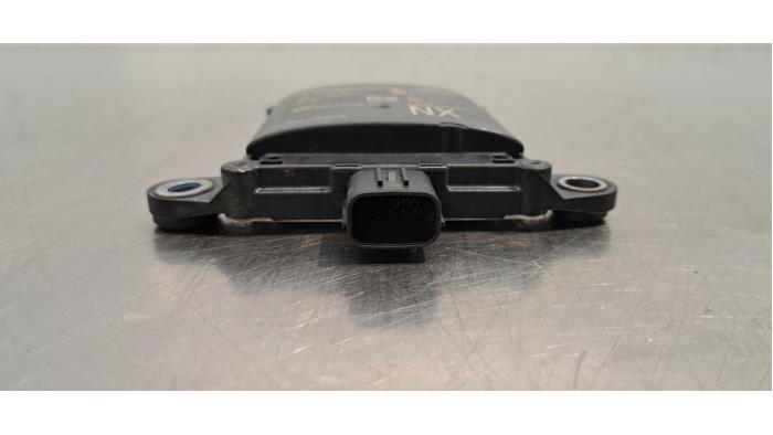 Dödvinkelsensor från en Lexus NX I (Z1) 300 2.0 16V 2017