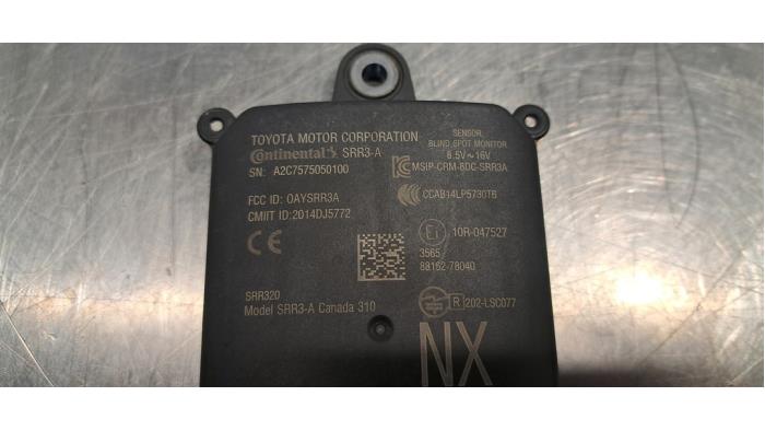 Dödvinkelsensor från en Lexus NX I (Z1) 300 2.0 16V 2017