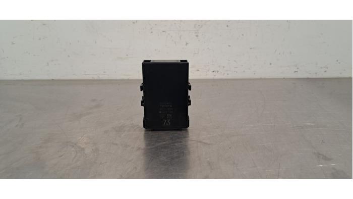 Usados Módulo Gateway Lexus NX I (Z1) 300 2.0 16V Precio € 133,10 IVA incluido ofrecido por Autohandel Didier