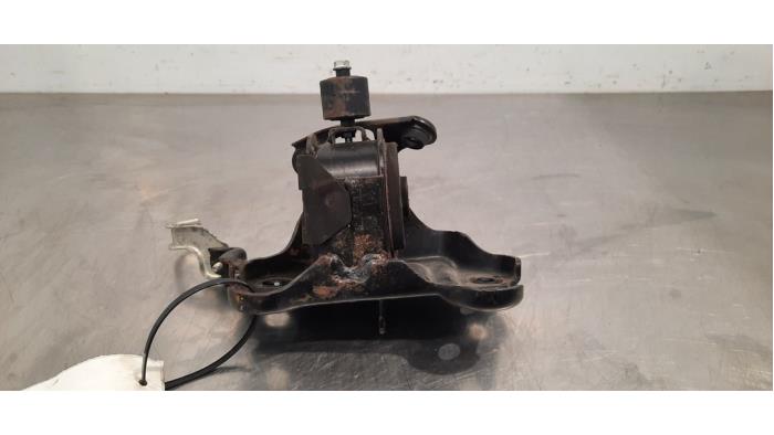 Used Engine mount Lexus NX I (Z1) 300 2.0 16V Price € 48,40 Inclusive VAT offered by Autohandel Didier