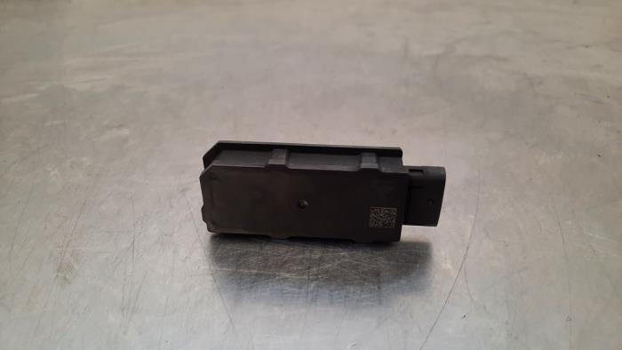 Używane Keyless Entry-Antena Cupra Leon Sportstourer (KLCF) 1.4 e-Hybrid 245, VZ 16V Cena € 24,20 Z VAT oferowane przez Autohandel Didier