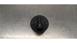 Begagnade Brytare, AIH strålkastare Volkswagen Crafter (SY) 2.0 TDI FWD Pris € 48,40 Inklusive moms erbjuds av Autohandel Didier
