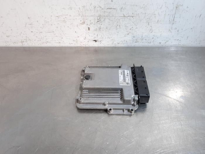 Used Engine management computer Jaguar F-Pace 2.0 D 180 16V AWD Price € 266,20 Inclusive VAT offered by Autohandel Didier