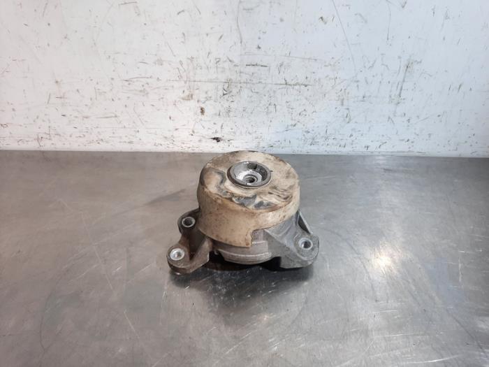 Used Engine mount Mercedes C-Klasse AMG (W205) C-43 AMG 3.0 V6 24V Turbo 4-Matic Price € 48,40 Inclusive VAT offered by Autohandel Didier