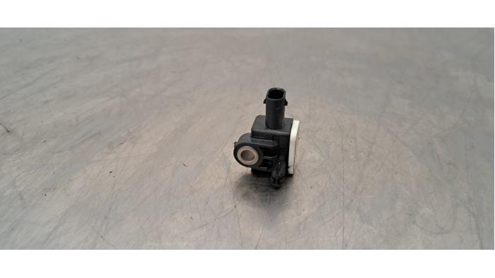 Begagnade Airbagsensor Mercedes Vito (447.6) 2.0 114 CDI 16V Pris € 18,15 Inklusive moms erbjuds av Autohandel Didier