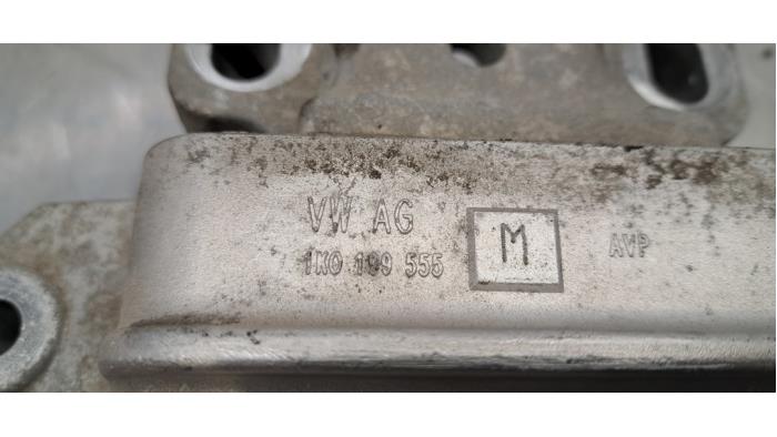 Engine mount from a Volkswagen Caddy IV 2.0 TDI 102 2020
