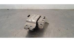 Engine mount from a Volkswagen Caddy IV 2.0 TDI 102 2020
