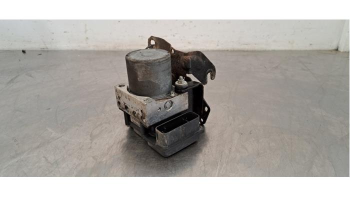 Usagé Pompe ABS Fiat Scudo (270) 2.0 D Multijet Prix € 133,10 Prix TTC proposé par Autohandel Didier