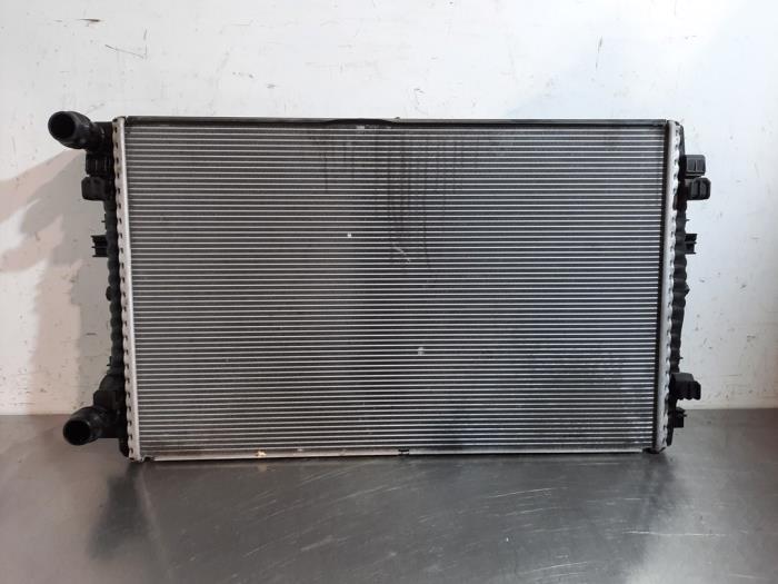 Usagé Radiateur Audi A3 Sportback (8YA) 1.5 35 TFSI 16V Mild Hybrid Prix € 60,50 Prix TTC proposé par Autohandel Didier
