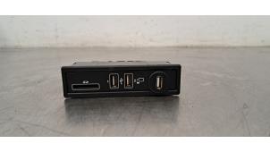 Used AUX / USB connection Mercedes C Estate (S205) C-200d 1.6 Turbo 16V Price € 66,55 Inclusive VAT offered by Autohandel Didier