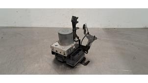 Begagnade ABS-pump Renault Clio V (RJAB) 1.0 SCe 75 12V Pris € 175,45 Inklusive moms erbjuds av Autohandel Didier