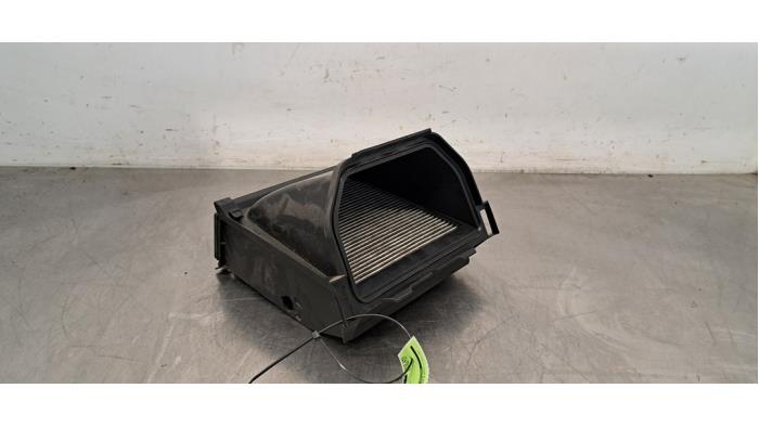 Begagnade Lufttratt Mercedes GLE (V167) 350de 2.0 Turbo 16V 4-Matic Pris € 30,25 Inklusive moms erbjuds av Autohandel Didier