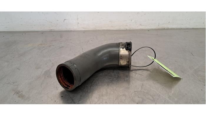 Gebrauchte Intercooler Schlauch Volvo XC90 II 2.0 D5 16V AWD Preis € 48,40 Mit Mehrwertsteuer angeboten von Autohandel Didier
