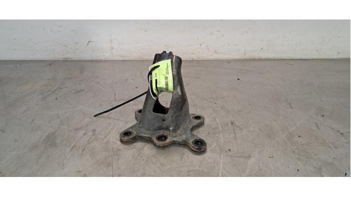 Used Engine mount Nissan NP 300 Navara (D23) 2.3 dCi twinturbo 16V 4x4 Price € 54,45 Inclusive VAT offered by Autohandel Didier