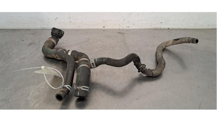 Radiator hose Volvo V40 2.0 D2 16V - 31368675 - Autohandel Didier