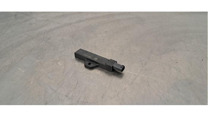 Używane Keyless Entry-Antena BMW iX (I20) xDrive40 77 kWh Cena € 24,20 Z VAT oferowane przez Autohandel Didier