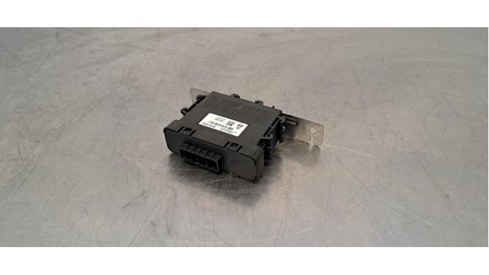 Używane Modul gateway Renault Arkana (RJLL) 1.6 E-Tech 145 16V Cena € 199,65 Z VAT oferowane przez Autohandel Didier