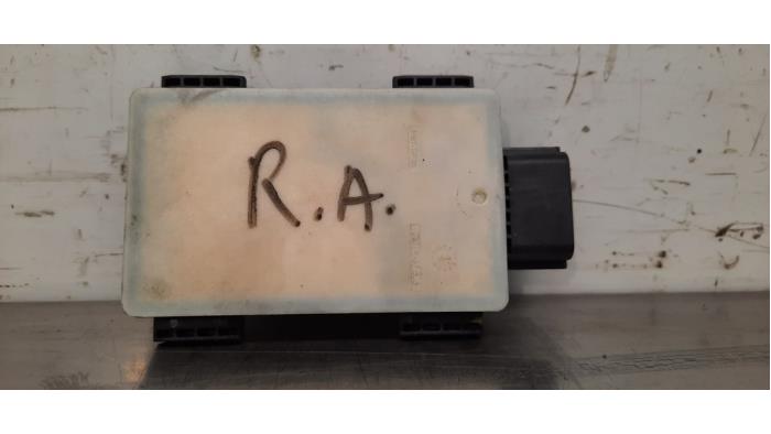 Begagnade Radarsensor Renault Arkana (RJLL) 1.6 E-Tech 145 16V Pris € 133,10 Inklusive moms erbjuds av Autohandel Didier
