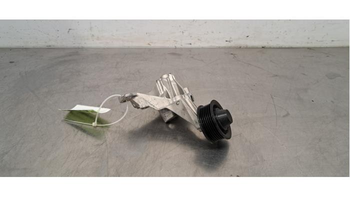 Usados Rodillo tensor correa múltiple Renault Arkana (RJLL) 1.3 TCe 140 16V Precio € 24,20 IVA incluido ofrecido por Autohandel Didier