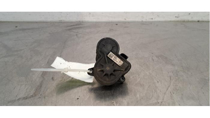Używane Silnik hamulca postojowego BMW 1 serie (F40) 118i 1.5 TwinPower 12V Cena € 36,30 Z VAT oferowane przez Autohandel Didier