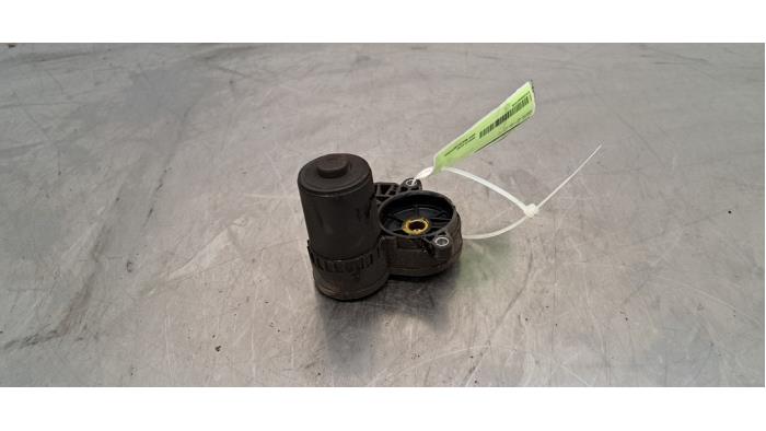 Używane Silnik hamulca postojowego BMW 1 serie (F40) 118i 1.5 TwinPower 12V Cena € 30,25 Z VAT oferowane przez Autohandel Didier
