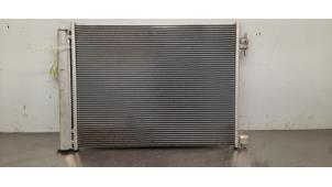 Begagnade Kondensor, luftkonditionering Renault Arkana (RJLL) 1.6 E-Tech 145 16V Pris € 223,85 Inklusive moms erbjuds av Autohandel Didier