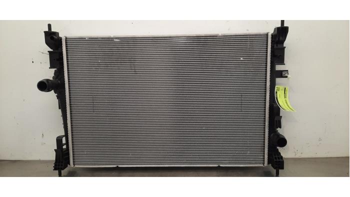 Usagé Radiateur Peugeot 408 1.6 16V HYbrid 180 Prix € 60,50 Prix TTC proposé par Autohandel Didier