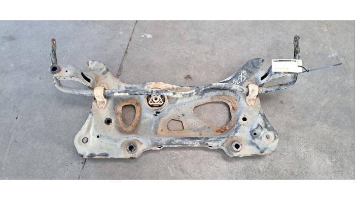 Usados Subchasis Volkswagen Golf VII (AUA) 2.0 GTD 16V Precio € 133,10 IVA incluido ofrecido por Autohandel Didier