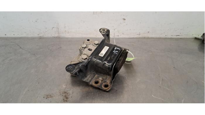 Used Engine mount Volkswagen Golf VII (AUA) 2.0 GTD 16V Price € 18,15 Inclusive VAT offered by Autohandel Didier