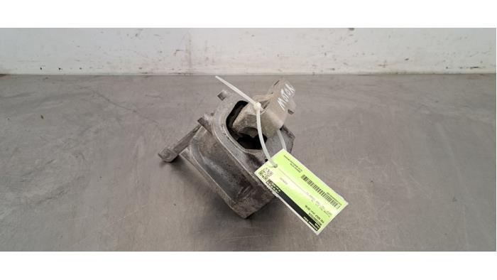Used Engine mount Volkswagen Golf VII (AUA) 2.0 GTD 16V Price € 42,35 Inclusive VAT offered by Autohandel Didier