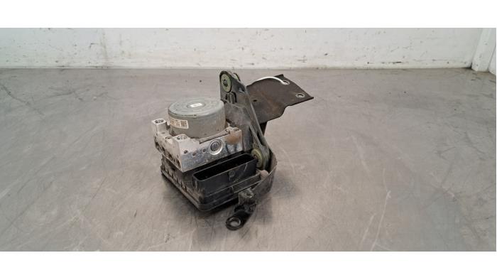Used ABS pump Skoda Octavia Combi (NXAC) 2.0 TDI GreenTec 16V Price € 199,65 Inclusive VAT offered by Autohandel Didier