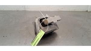 Engine mount from a Skoda Octavia Combi (NXAC) 2.0 TDI GreenTec 16V 2020