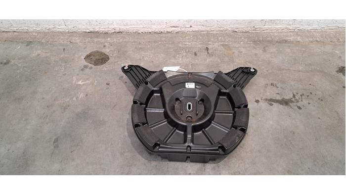 Używane Subwoofer Citroen C5 X (NC/ND) 1.6 PureTech 180 Cena € 133,10 Z VAT oferowane przez Autohandel Didier