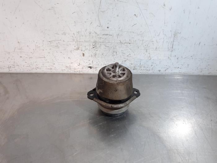 Used Engine mount Porsche Cayenne (9PA) 3.2 V6 24V Price € 24,20 Inclusive VAT offered by Autohandel Didier