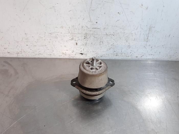 Used Engine mount Porsche Cayenne (9PA) 3.2 V6 24V Price € 24,20 Inclusive VAT offered by Autohandel Didier