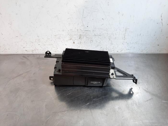 Używane Zmieniarka CD Porsche Cayenne (9PA) 3.2 V6 24V Cena € 133,10 Z VAT oferowane przez Autohandel Didier