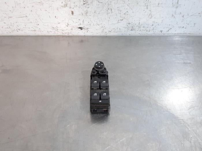 Usados Interruptor combinado de ventanillas BMW X5 (E70) 4.8i V8 32V Precio € 60,50 IVA incluido ofrecido por Autohandel Didier