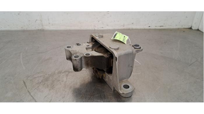 Used Engine mount Volvo XC40 (XZ) 1.5 T2 12V Price € 60,50 Inclusive VAT offered by Autohandel Didier