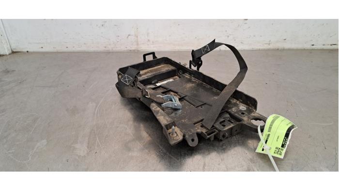 Begagnade Batterilåda Volvo XC40 (XZ) 1.5 T2 12V Pris € 18,15 Inklusive moms erbjuds av Autohandel Didier