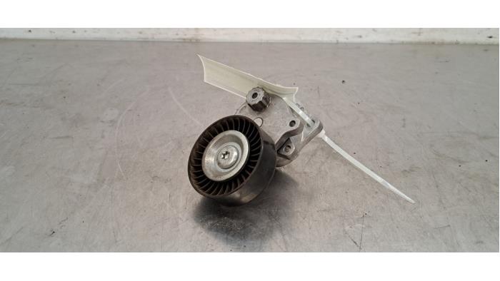 Usados Rodillo tensor correa múltiple Volvo XC40 (XZ) 1.5 T2 12V Precio € 54,45 IVA incluido ofrecido por Autohandel Didier