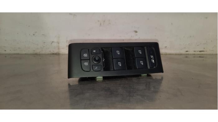 Usados Interruptor combinado de ventanillas Volvo XC40 (XZ) 1.5 T2 12V Precio € 48,40 IVA incluido ofrecido por Autohandel Didier
