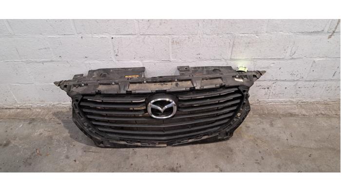 Używane Grill Mazda CX-3 (DJ/DK) 2.0 SkyActiv-G 120 Cena € 96,80 Z VAT oferowane przez Autohandel Didier