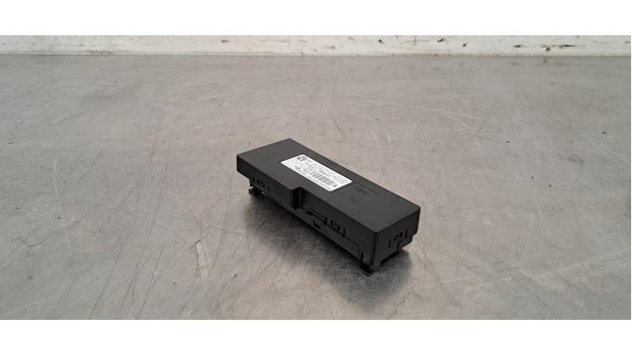 Begagnade Bluetooth-modul Opel Corsa F (UB/UH/UP) 1.2 Turbo 12V 100 Pris € 48,40 Inklusive moms erbjuds av Autohandel Didier