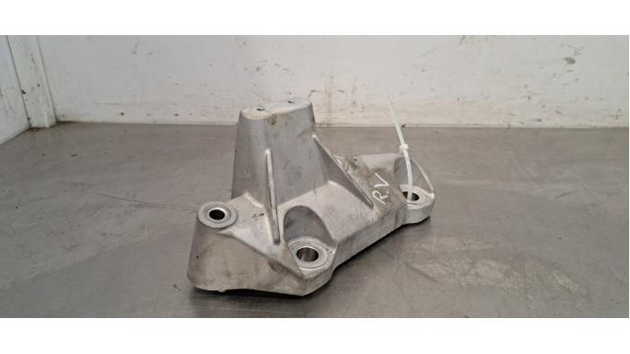 Used Engine mount Volvo XC40 (XZ) Single Motor 69 kWh Price € 30,25 Inclusive VAT offered by Autohandel Didier