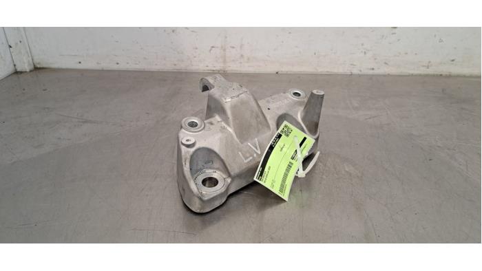 Used Engine mount Volvo XC40 (XZ) Single Motor 69 kWh Price € 30,25 Inclusive VAT offered by Autohandel Didier