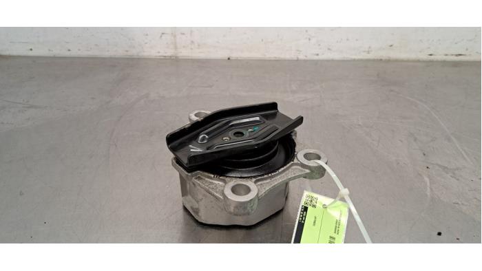 Used Engine mount Volvo XC40 (XZ) Single Motor 69 kWh Price € 60,50 Inclusive VAT offered by Autohandel Didier