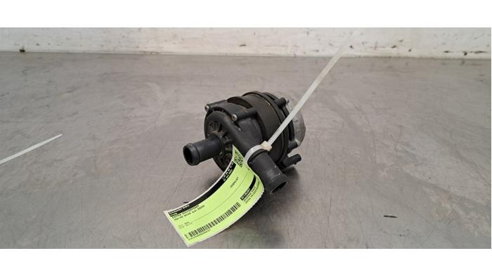 Begagnade Extra vattenpump Volvo XC40 (XZ) Single Motor 69 kWh Pris € 102,85 Inklusive moms erbjuds av Autohandel Didier
