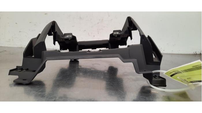 Używane Rózne elementy plastikowe Renault Clio V (RJAB) 1.0 TCe 90 12V Cena € 30,25 Z VAT oferowane przez Autohandel Didier